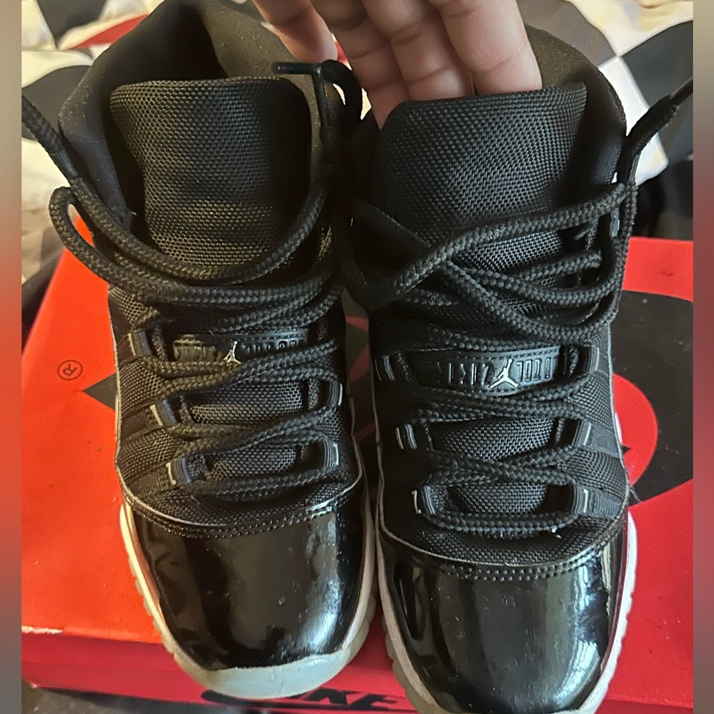 Like new in great shape authentic retros